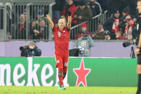 Torjubel von Arjen Robben 10 (FC Bayern Muenchen) zum 1:0, FC Bayern Muenchen vs. Benfica Lissabon, Fussball, Vorrunde, Champions League, 27.11.2018 Muenchen Bayern Deutschland