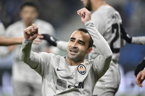 TOR zum 0:1 Ismaily Shakhtar Donetsk Schachtjor Donezk Torjubel Gestik, Geste Bogen Pfeil TSG 1899 Hoffenheim vs Schachtjor Schachtar Shakhtar Donezk Donetsk Champions League CL Gruppenphase 27.11.2018 DFL REGULATIONS PROHIBIT ANY USE OF PHOTOGRAPHS AS IMAGE SEQUENCES AND OR QUASI-VIDEO TSG 1899 Hoffenheim vs Schachtjor Donezk