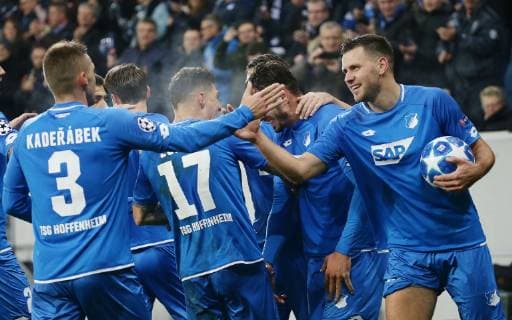 Sinsheim , Fußball Champions League , TSG Hoffenheim vs. Schachtar Donezk , JubelHoffenheim nach dem Tor zum 2 : 2 , von links: Pavel Kaderabek Steven Zuber Adam Szalai