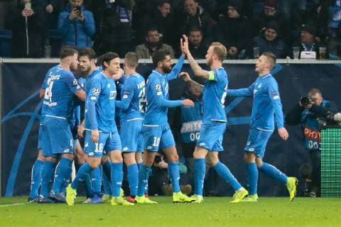 Spieler der TSG 1899 Hoffenheim jubeln über das Tor zum 2:2, Jubel, Torjubel, Torerfolg, celebrate the goal, goal, celebration, Jubel ueber das Tor, optimistisch, Spielszene, Highlight, Action, Aktion, Fussball, UEFA Champions League, TSG 1899 Hoffenheim - FK Schachtar Donezk,