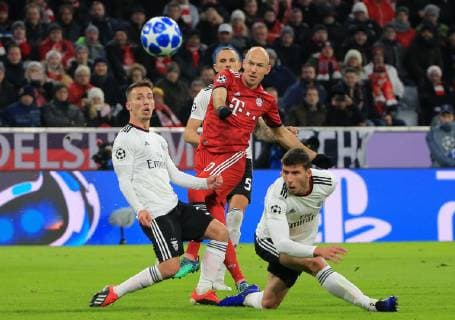 27.11.2018, Champions League Saison 2018 2019, Bayern vs Benfica, Allianz Arena, Muenchen, im Bild: 1:0 durch Arjen Robben (FCB) DFL REGULATIONS PROHIBIT ANY USE OF PHOTOGRAPHS AS IMAGE SEQUENCES AND OR QUASI VIDEO.