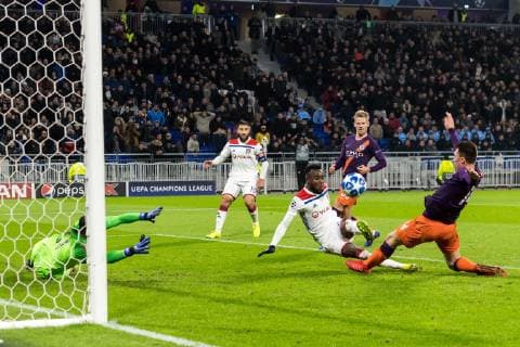 (L-R) goalkeeper Ederson Moraes of Manchester City, Nabil Fekir of Olympique Lyonnais, Ferland Mendy of Olympique Lyonnais, Oleksandr Zinchenko of Manchester City, Aymeric Laporte of Manchester City during the UEFA Champions League group F match between Olympique Lyonnais and Manchester City at Stade de Lyon on November 27, 2018 in Decines, France UEFA Champions League 2018 2019 xVIxVIxImagesx xGerritxvanxKeulenxIVx 12909692