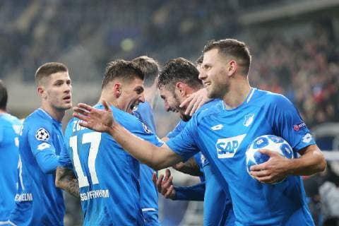 27.11.2018, xtvx, Fussball UEFA Champions League, TSG 1899 Hoffenheim - Schachtar Donezk emspor, v.l. Goal scored, Tor zum 2:2 Steven Zuber (TSG 1899 Hoffenheim) Torjubel, Goal celebration, celebrate the goal, celebrates scoring (DFL DFB REGULATIONS PROHIBIT ANY USE OF PHOTOGRAPHS as IMAGE SEQUENCES and or QUASI-VIDEO) Sinsheim