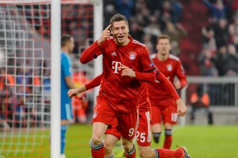 Munich, Germany 27.11.2018, UEFA Champions League - 2018 19 Season, Rueckrunde, Gruppenphase, Gruppe E, 5. Spieltag, FC Bayern Muenchen - SL Benfica Lissabon, Robert Lewandowski (FCB) jubelt, Torjubel nach seinem treffer zum 4:1 ( DeFodi527