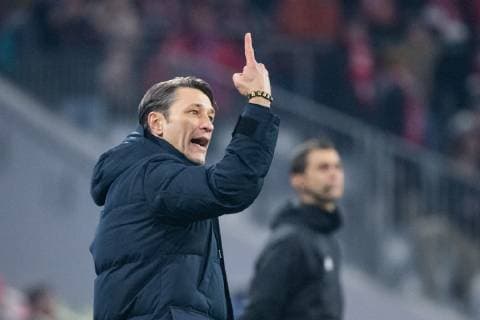 27.11.2018, xkvx, Fussball UEFA Champions League, FC Bayern Muenchen - Benfica Lissabon emspor, v.l. Trainer Niko Kovac (FCB - FC Bayern Muenchen) gibt Anweisung, gestikuliert, mit den Armen gestikulieren, gives instructions, gesticulate (DFL DFB REGULATIONS PROHIBIT ANY USE OF PHOTOGRAPHS as IMAGE SEQUENCES and or QUASI-VIDEO) Muenchen