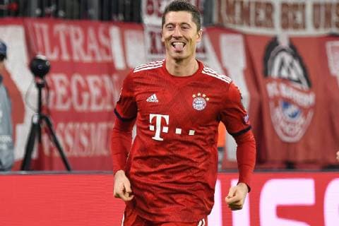 Torjubel Robert Lewandowski (FC Bayern Muenchen 9), FC Bayern Muenchen - Benfica Lissabon, Champions League, 27.11.2018 DFL REGULATIONS PROHIBIT ANY USE OF PHOTOGRAPHS AS IMAGE SEQUENCES AND OR QUASI-VIDEO Muenchen Bayern Deutschland