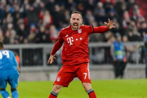 Munich, Germany 27.11.2018, UEFA Champions League - 2018 19 Season, Rueckrunde, Gruppenphase, Gruppe E, 5. Spieltag, FC Bayern Muenchen - SL Benfica Lissabon, Franck Ribery (FCB) gestikuliert, gestik ( DeFodi527