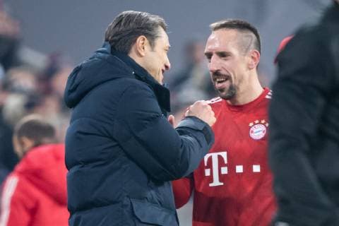 27.11.2018, xkvx, Fussball UEFA Champions League, FC Bayern Muenchen - Benfica Lissabon emspor, v.l. Franck Ribery (FCB - FC Bayern Muenchen) wird ausgewechselt Trainer Niko Kovac (FCB - FC Bayern Muenchen) (DFL DFB REGULATIONS PROHIBIT ANY USE OF PHOTOGRAPHS as IMAGE SEQUENCES and or QUASI-VIDEO) Muenchen