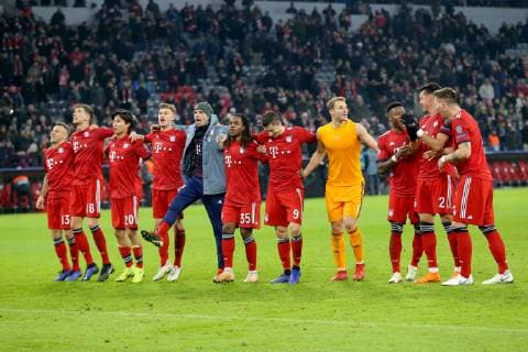 Thomas Mueller (FC Bayern Muenchen 25) und das Team feiern den Sieg, FC Bayern Muenchen vs. Benfica Lissabon, Fussball, Champions League Gruppenphase, 27.11.2018 FC Bayern Muenchen vs. Benfica Lissabon, Fussball, Champions League Gruppenphase, 27.11.2018 Muenchen Copyright: xLanger Eibner-Pressefotox EP_HLR