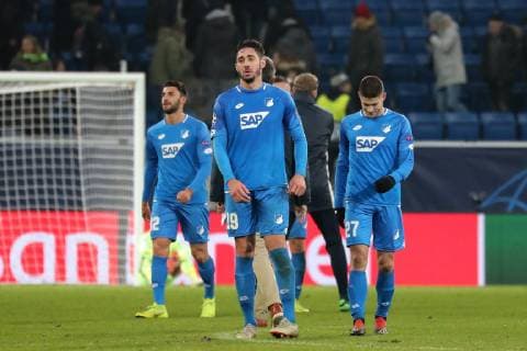 v.li.: Vincenzo Grifo (Hoffenheim, 32), Ishak Belfodil (Hoffenheim, 19), Andrej Kramaric (Hoffenheim, 27), enttäuscht über die Niederlage, Enttäuschung nach dem Schlusspfiff, Highlight, Verlierer, verloren, Frustration, disappointed, pessimistisch, Fussball, UEFA Champions League, TSG 1899 Hoffenheim - FK Schachtar Donezk,