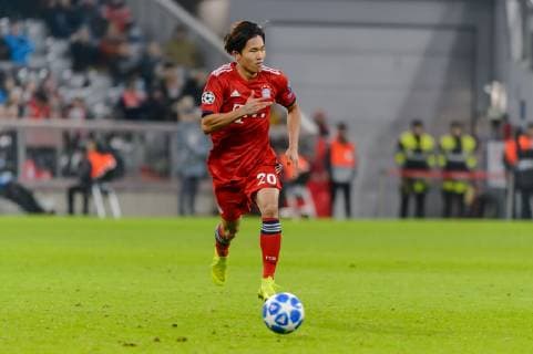 Munich, Germany 27.11.2018, UEFA Champions League - 2018 19 Season, Rueckrunde, Gruppenphase, Gruppe E, 5. Spieltag, FC Bayern Muenchen - SL Benfica Lissabon, Wooyeong Jeong (FCB) in Aktion ( DeFodi527
