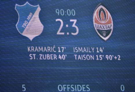 Sport Bilder des Tages TOR zum 2:3 Taison Shakhtar Donetsk Schachtjor Donezk Anzeigetafel Spielstand Endstand TSG 1899 Hoffenheim vs Schachtjor Schachtar Shakhtar Donezk Donetsk Champions League CL Gruppenphase 27.11.2018 DFL REGULATIONS PROHIBIT ANY USE OF PHOTOGRAPHS AS IMAGE SEQUENCES AND OR QUASI-VIDEO TSG 1899 Hoffenheim vs Schachtjor Donezk