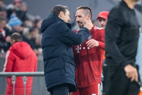 27.11.2018, xkvx, Fussball UEFA Champions League, FC Bayern Muenchen - Benfica Lissabon emspor, v.l. Franck Ribery (FCB - FC Bayern Muenchen) wird ausgewechselt Trainer Niko Kovac (FCB - FC Bayern Muenchen) (DFL DFB REGULATIONS PROHIBIT ANY USE OF PHOTOGRAPHS as IMAGE SEQUENCES and or QUASI-VIDEO) Muenchen