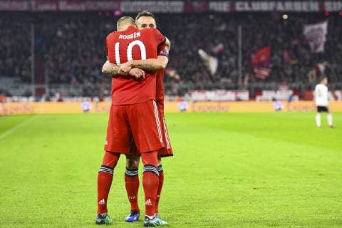 FC Bayern Muenchen vs. Benfica Lissabon, Allianz Arena Muenchen. 27.11.2018 Im Bild: Arjen Robben, Franck Ribery Â