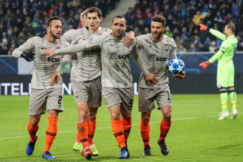 v.li.: Maycon de Andrade Barberan (Donezk, 27), Viktor Kovalenko (Donezk, 74), Taras Stepanenko (Donezk, 6), Torschütze Ismaily Goncalves dos Santos (Donezk, 31), Aluisio Chaves Ribeiro Moraes Junior (Junior Moraes, Donezk, 10), jubeln über das Tor zum 0:1, Jubel, Torjubel, Torerfolg, celebrate the goal, goal, celebration, Jubel ueber das Tor, optimistisch, Spielszene, Highlight, Action, Aktion, Spieler vom FC Shakhtar Donetsk (Schachtar Donezk), Fussball, UEFA Champions League, TSG 1899 Hoffenheim - FK Schachtar Donezk,
