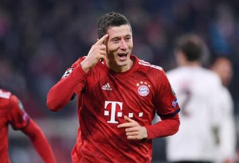 FUSSBALL CHAMPIONS LEAGUE SAISON 2018 2019 GRUPPENPHASE FC Bayern Muenchen - Benfica Lissabon 27.11.2018 JUBEL FC Bayern Muenchen; Robert Lewandowski nach seinem zweiten Kopfballtor zum 4-1
