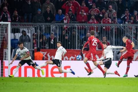 27.11.2018, xkvx, Fussball UEFA Champions League, FC Bayern Muenchen - Benfica Lissabon emspor, v.l. Goal scored, Tor zum 2:0 durch Arjen Robben (FCB - FC Bayern Muenchen) (DFL DFB REGULATIONS PROHIBIT ANY USE OF PHOTOGRAPHS as IMAGE SEQUENCES and or QUASI-VIDEO) Muenchen