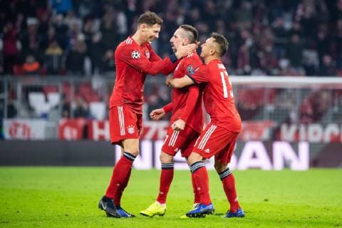 27.11.2018, xkvx, Fussball UEFA Champions League, FC Bayern Muenchen - Benfica Lissabon emspor, v.l. Torjubel, Goal celebration, celebrate the goal zum 5:1 durch Franck Ribery (FCB - FC Bayern Muenchen) (DFL DFB REGULATIONS PROHIBIT ANY USE OF PHOTOGRAPHS as IMAGE SEQUENCES and or QUASI-VIDEO) Muenchen