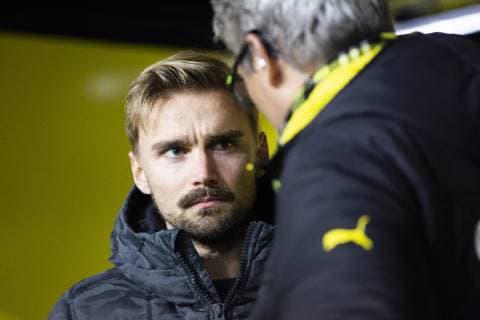 GER, UEFA CL, Borussia Dortmund vs FC Brügge 28.11.2018, Signal Iduna Park, Dortmund, GER, UEFA CL, Borussia Dortmund vs FC Brügge , UEFA REGULATIONS PROHIBIT ANY USE OF PHOTOGRAPHS AS IMAGE SEQUENCES AND OR QUASI-VIDEO im Bild picture shows: Marcel Schmelzer (Borussia Dortmund 29) mit Norbert Dickel (Stadionsprecher BVB) vor dem Spiel,