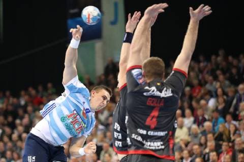 Richard Bodo (MOL-Pick Szeged, 09), Johannes Golla (SG Flensburg-Handewitt, 04) Flensburg Schleswig-Holstein Deutschland Flens-Arena Copyright: xAgentur54Gradx xSpeedphotosx