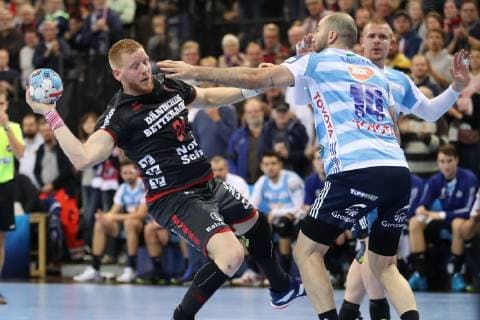 Jim Gottfridsson (SG Flensburg-Handewitt, 24), Joan Canellas (MOL-Pick Szeged, 14) Flensburg Schleswig-Holstein Deutschland Flens-Arena Copyright: xAgentur54Gradx xSpeedphotosx