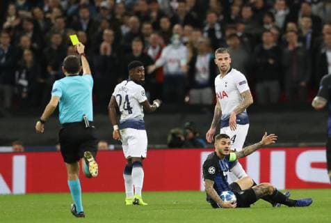 Toby Alderweireld of Tottenham receives a yellow card during the UEFA Champions League, Group B match at Wembley Stadium, London. Picture date: 28th November 2018. Picture credit should read: David Klein Sportimage EDITORIAL USE ONLY. No use with unauthorised audio, video, data, fixture lists, club league logos or live services. Online in-match use limited to 120 images, no video emulation. No use in betting, games or single club league player publications. SPI_015_DK_Spurs_Inter.jpg