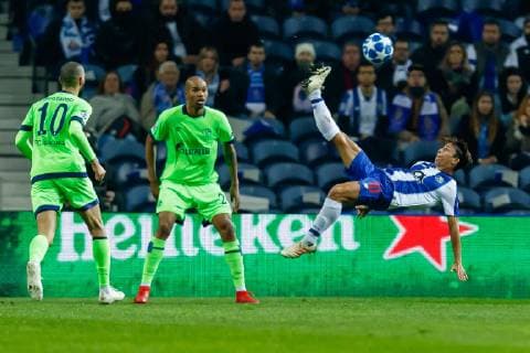 Sport Bilder des Tages Portugal, Porto 28.11.2018, UEFA Champions League - 2018 19 Season, Vorrunde, Gruppenphase - Gruppe D - 5. Spieltag, FC Porto - FC Schalke 04, Oliver Torres (FCP) in Aktion ( DeFodi048