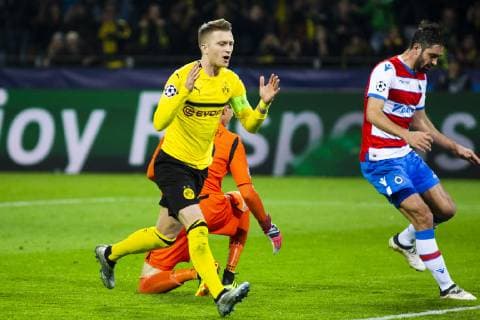 GER, UEFA CL, Borussia Dortmund vs FC Brügge 28.11.2018, Signal Iduna Park, Dortmund, GER, UEFA CL, Borussia Dortmund vs FC Brügge , UEFA REGULATIONS PROHIBIT ANY USE OF PHOTOGRAPHS AS IMAGE SEQUENCES AND OR QUASI-VIDEO im Bild picture shows: Marco Reus (Borussia Dortmund 11) vergibt die riesige Chance zur Führung und ist enttäuscht,