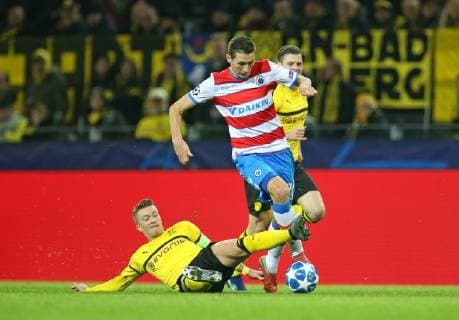 28.11.2018, Fussball UEFA Champions League 2018 2019, Gruppenphase, 5.Spieltag, Borussia Dortmund - FC Brügge, im Signal-Iduna-Park Dortmund. (L-R) Marco Reus (Dortmund) gegen Hans Vanaken (FC Brügge)