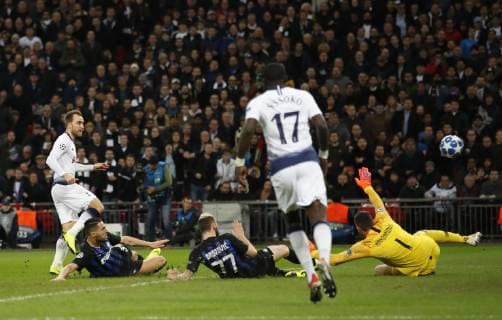 Christian Eriksen of Tottenham scores the first goal during the UEFA Champions League, Group B match at Wembley Stadium, London. Picture date: 28th November 2018. Picture credit should read: David Klein Sportimage EDITORIAL USE ONLY. No use with unauthorised audio, video, data, fixture lists, club league logos or live services. Online in-match use limited to 120 images, no video emulation. No use in betting, games or single club league player publications. _K2I1664.JPG