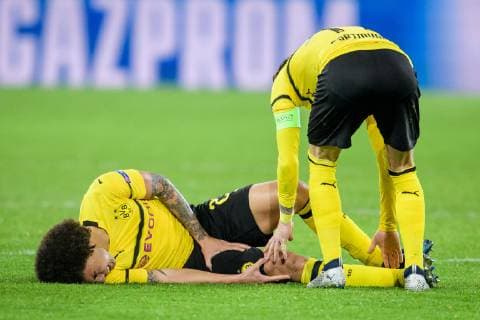 Sport Bilder des Tages Axel Witsel (Borussia Dortmund 28) verletzt am Boden beim Champions League Spiel zwischen Borussia Dortmund und dem FC Bruegge am 26.11.2018, Borussia Dortmund vs FC Brugge, Champions League, 28.11.2018 Dortmund Copyright: xSchuelerx xEibnerx-xPressefotox EP_EER