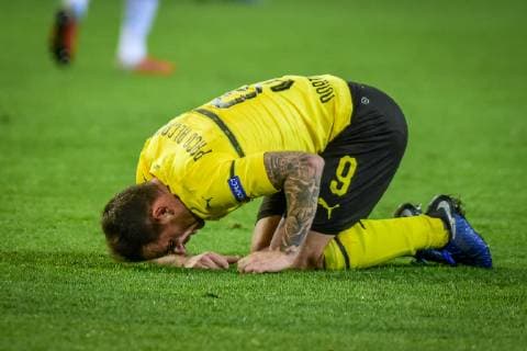 Dortmund, Germany 28.11.2018, UEFA Champions League - 2018 19 Season, Rueckrunde, Gruppenphase, Gruppe A, 5. Spieltag, BV Borussia Dortmund vs. FC Bruegge, Paco Alcacer (Borussia Dortmund) verletzt, - ( DeFodi520