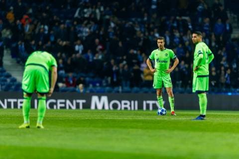 Portugal, Porto 28.11.2018, UEFA Champions League - 2018 19 Season, Vorrunde, Gruppenphase - Gruppe D - 5. Spieltag, FC Porto - FC Schalke 04, Franco Di Santo (S04), Omar Mascarell (S04) nach Gegentor ( DeFodi048