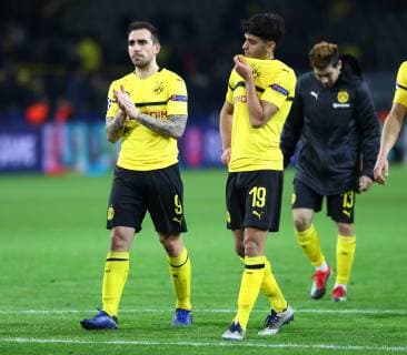 Mittwoch 28.11.2018, Saison 2018 2019, UEFA Champions League, 5. Spieltag im Dortmunder Signal Iduna Park, BVB 09 Borussia Dortmund - Club Brügge, Enttäuschung bei de Dortmunder Spielern nach Abpfiff: Paco Alcacer, Francisco Alcacer Garcia (BVB) und Mahmoud Dahoud (BVB), v.l.