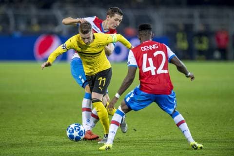 Fußball: UEFA Champions League, CL, Saison 2018 2019, 5. Spieltag, Borussia Dortmund - Club Brügge in Dortmund (Nordrhein-Westfalen). v.li. Dortmunds Marco Reus, Brügges Sofyan Amrabat und Brügges Emmanuel Bonaventure kämpfen um den Ball. UEFA REGULATIONS PROHIBIT ANY USE OF PHOTOGRAPHS AS IMAGE SEQUENCES AND OR QUASI-VIDEO. Copyright: xKirchner DavidxInderliedx