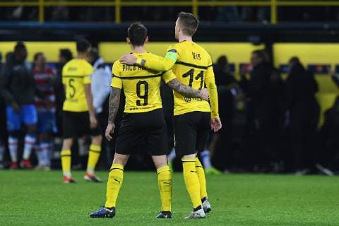 Fußball Champions League Gruppenphase 5. Spieltag Borussia Dortmund - FC Brügge am 28.11.2018 im Signal Iduna Park in Dortmund Paco Alcacer ( Dortmund ), links - Marco Reus ( Dortmund ), rechts DFL DFB regulations prohibit any use of photographs as image sequences and or quasi-video.