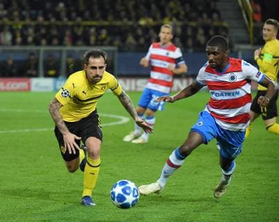 28.11.2018, Fussball, UEFA Champions League, Saison 2018 2019, Vorrunde, 5. Spieltag, Borussia Dortmund - Club Bruegge 0:0, v.li., Paco Alcacer (Borussia Dortmund), Clinton Mata (FC Bruegge)