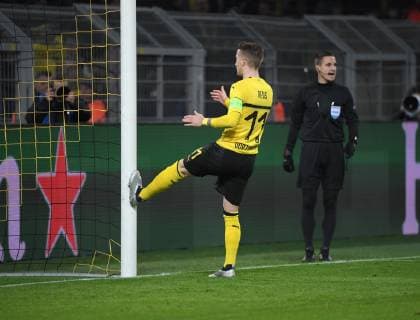 28.11.2018, Fussball, UEFA Champions League, Saison 2018 2019, Vorrunde, 5. Spieltag, Borussia Dortmund - Club Bruegge 0:0, Marco Reus (Borussia Dortmund) tritt gegen den Torpfosten