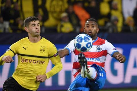 28.11.2018, Fussball, UEFA Champions League, Saison 2018 2019, Vorrunde, 5. Spieltag, Borussia Dortmund - Club Bruegge 0:0, v.re., Stefano Denswil (FC Bruegge), Christian Pulisic (Borussia Dortmund)