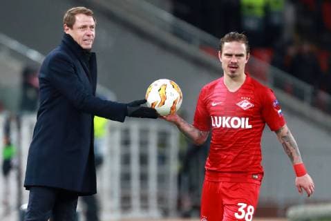 MOSCOW, RUSSIA - NOVEMBER 29, 2018: Spartak Moscow s manager Oleg Kononov (L) and Andrei Yeshchenko in the 2018 19 UEFA Europa League Group G Round 5 football match against Rapid Vienna at Otkrytie Arena. Sergei Fadeichev TASS  TS099473