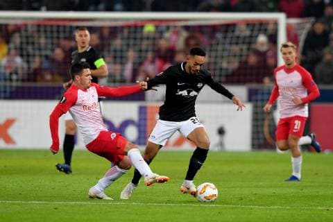 SOCCER - UEFA EL, RBS vs RB Leipzig SALZBURG,AUSTRIA,29.NOV.18 - SOCCER - UEFA Europa League, group stage, Red Bull Salzburg vs RasenBallsport Leipzig. Image shows Zlatko Junuzovic (RBS) and Matheus Cunha (RB Leipzig). GEPAxpictures xFlorianxErtl