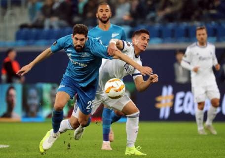 ST PETERSBURG, RUSSIA - NOVEMBER 29, 2018: Zenit St Petersburg s Miha Mevlja (L) and FC Copenhagen s Pieros Sotiriou fight for the ball in their 2018 19 UEFA Europa League Group C Round 5 football match at St Petersburg Stadium. Alexander Demianchuk TASS  TS0994B8