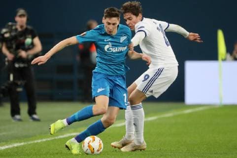 ST PETERSBURG, RUSSIA - NOVEMBER 29, 2018: Zenit St Petersburg s Daler Kuzyayev (L) and FC Copenhagen s Denis Vavro fight for the ball in their 2018 19 UEFA Europa League Group C Round 5 football match at St Petersburg Stadium. Alexander Demianchuk TASS  TS0994C6