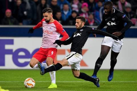 SOCCER - UEFA EL, RBS vs RB Leipzig SALZBURG,AUSTRIA,29.NOV.18 - SOCCER - UEFA Europa League, group stage, Red Bull Salzburg vs RasenBallsport Leipzig. Image shows Munas Dabbur (RBS) and Marcelo Saracchi (RB Leipzig). GEPAxpictures xFlorianxErtl