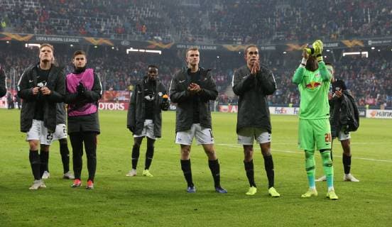 Salzburg - RB Leipzig Fussball Euro League Salzburg, 29.11.2018, Red Bull Arena, Fussball, UEFA Europa League , Gruppe B, 5.Spieltag , FC Red Bull Salzburg vs. RB Leipzig 1:0 (0:0) , Im Bild; Enttäuschung nach dem Spiel bei den leipzigern Spielern. , Gemäß den Vorgaben der UEFA ist es untersagt, in dem Stadion und oder vom Spiel angefertigte Fotoaufnahmen in Form von Sequenzbildern und oder videoähnlichen Fotostrecken zu verwerten bzw. verwerten zu lassen. ,