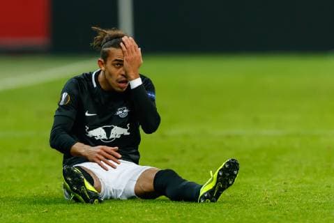 Oesterreich, Salzburg 29.11.2018, UEFA Europa League - 2018 19 Season, Vorrunde, Gruppenphase - Gruppe B - 5. Spieltag, RB Salzburg - RB Leipzig Yussuf Poulsen (RBL) am Boden ( DeFodi507