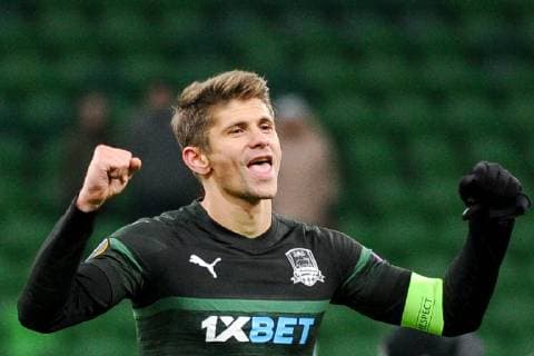 KRASNODAR, RUSSIA - NOVEMBER 29, 2018: FC Krasnodar s Alyaksandr Martynovich celebrates his team s victory in the 2018 19 UEFA Europa League Group J Round 5 football match against Akhisar Belediyespor at Krasnodar Stadium. Maxim Romanov TASS  TS0994F4