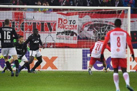 Fredrik GULBRANDSEN (Salzburg,21,re) schiesst das Tor zum 1-0, Aktion, Torschuss, Fussball Europa League, Gruppenphase, Gruppe B, 5. Spieltag, FC Salzburg (SL)-RB Leipzig (L) 1-0, am 29.11.2018 Stadion Salzburg.