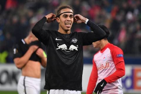 Yussuf POULSEN (L), Enttaeuschung,Frust,enttaeuscht, frustriert,niedergeschlagen nach Spielende, Aktion,Einzelbild,angeschnittenes Einzelmotiv,Halbfigur,halbe Figur. Fussball Europa League, Gruppenphase, Gruppe B, 5. Spieltag, FC Salzburg (SL)-RB Leipzig (L) 1-0, am 29.11.2018 Stadion Salzburg.