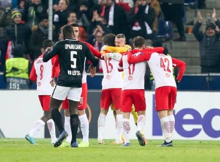 29.11.2018, Red Bull Arena, Salzburg, AUT, UEFA EL, FC Red Bull Salzburg vs RB Leipzig, 5. Runde, im Bild Jubel nach dem Spiel during the UEFA EURO EM Europameisterschaft Fussball League 5th round match between FC Red Bull Salzburg and RB Leipzig at the Red Bull Arena in Salzburg, Austria on 2018 11 29. Salzburg